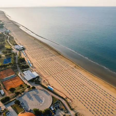 Apartment Relaxing Retreat With Terrace Bibione